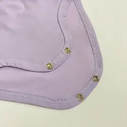 زیر دکمه یقه دار نوزادی