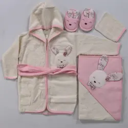 سرویس حوله نوزادی گایه به به gaye bebe طرح خرگوش صورتی