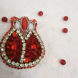 سنجاق سینه (طرح انار)