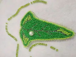 سنجاق سینه (طرح برگ)