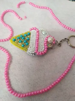 سنجاق سینه (طرح بستنی)