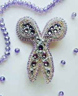 سنجاق سینه (طرح قیچی)