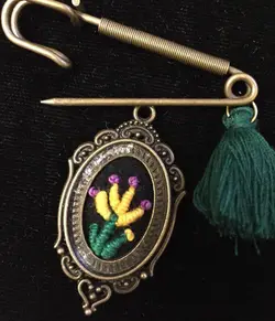 سنجاق سینه (طرح رویا)