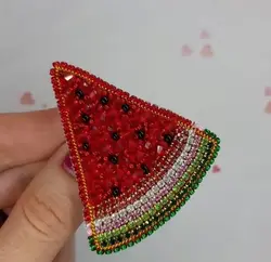 سنجاق سینه (طرح هندوانه)