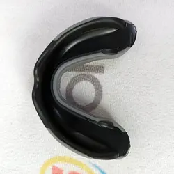 محافظ لثه Venum Predator