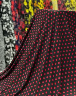 کرپ حریر خالدار زمینه مشکی