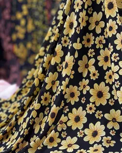 پارچه کرپ حریر طرح گلی