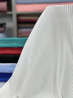 ساتن پلیسه سفید