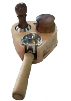 استند چوبی مثلثی
