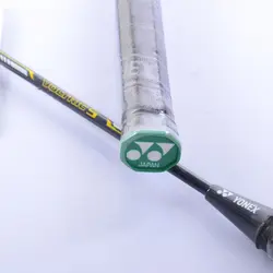 راکت بدمینتون یونکس مدل Voltric5 بسته 2 عددی