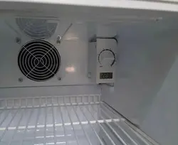 یخچال ایستکول 5 فوت درب شیشه ای مدل Eastcool TM-9580-CS - ری کالا