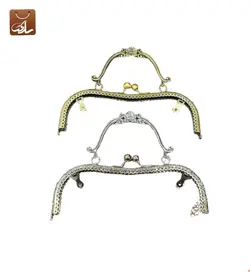 دهانه دوختی کیف مجلسی