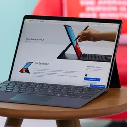 لپ تاپ 13 اینچی مایکروسافت مدل Surface Pro X SQ1 8GB 128GB SSD