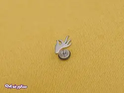 پیرسینگ گوش نقره ای طرح دست PI9052 |فروشگاه بدلیجات سناتورمد