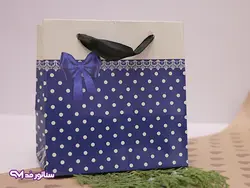 پاکت هدیه طرح آبی خالدار B8027 | بدلیجات سناتورمد