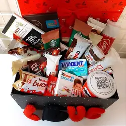 پک کادویی ولنتاین مکعبی - Valentine Chocolate Box