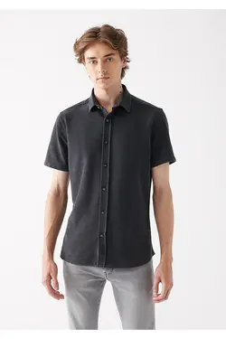 پیراهن یقه برگردان آستین کوتاه مردانه ماوی ۰۲۱۰۳۴۵-۸۰۰۲۲