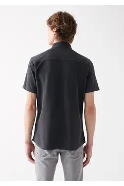 پیراهن یقه برگردان آستین کوتاه مردانه ماوی ۰۲۱۰۳۴۵-۸۰۰۲۲