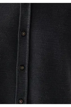 پیراهن یقه برگردان آستین کوتاه مردانه ماوی ۰۲۱۰۳۴۵-۸۰۰۲۲