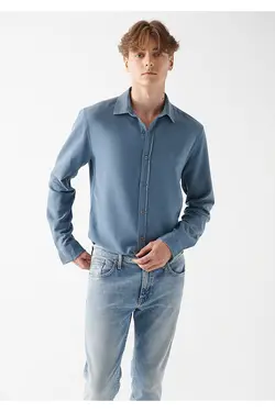پیراهن اسلیم یقه برگردان آستین بلند مردانه ماوی ۰۲۱۱۲۳-۲۵۷۷۴-آبی