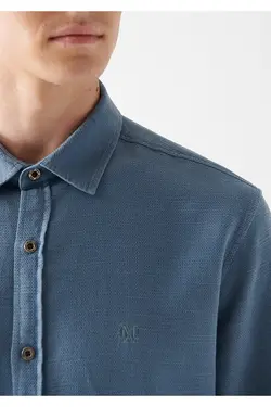 پیراهن اسلیم یقه برگردان آستین بلند مردانه ماوی ۰۲۱۱۲۳-۲۵۷۷۴-آبی