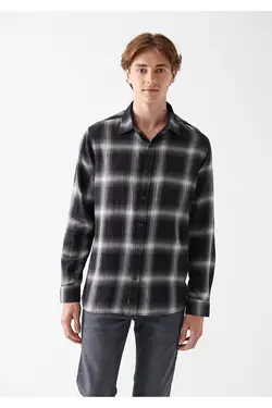 پیراهن آستین بلند مردانه ماوی ۰۲۱۰۳۱۲-۸۲۵۲۵