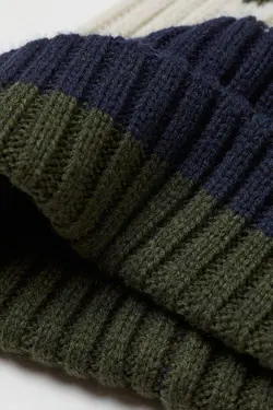 کلاه بافت مردانه سبز تیره اچ اند ام