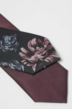 کراوات مردانه قرمز تیره اچ اند ام