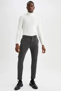 پلیور یقه اسکی مردانه سفید دفاکتو