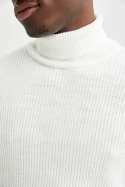 پلیور یقه اسکی مردانه سفید دفاکتو