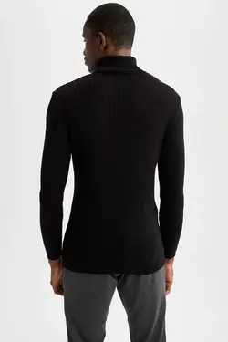 پلیور یقه اسکی مردانه سفید دفاکتو