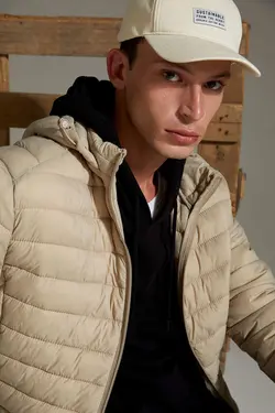 کاپشن پافر مردانه بژ دفاکتو