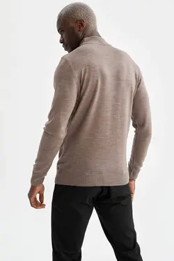 پلیور یقه اسکی مردانه بژ دفاکتو