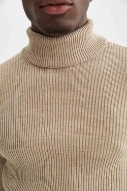 پلیور یقه اسکی مردانه بژ دفاکتو