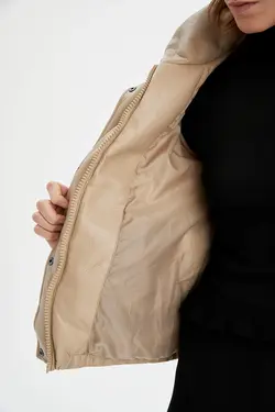 کت چرم زنانه بژ دفاکتو