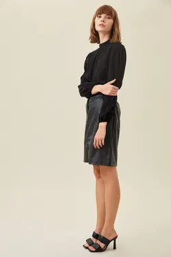 دامن زنانه سیاه دفاکتو