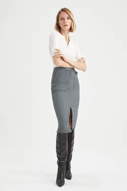 دامن زنانه سیاه دفاکتو