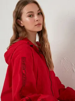 بارانی کوتاه کلاه دار زنانه ال سی وایکیکی