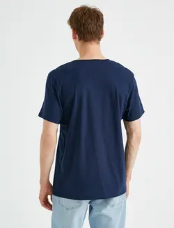 تی شرت ساده یقه هفت مردانه کوتون