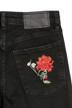 شلوار جین گلدوزی شده اسلیم مام فیت