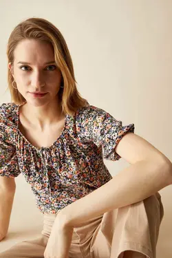 بلوز ویسکوز گلدار یقه هفت زنانه دفاکتو