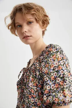 بلوز ویسکوز گلدار یقه هفت زنانه دفاکتو