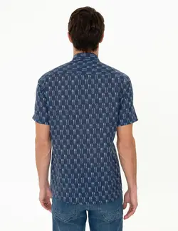 پیراهن آستین کوتاه مردانه یقه برگردان طرحدار سرمه ای پیرکاردین