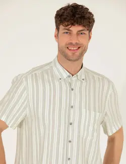 پیراهن آستین کوتاه مردانه یقه برگردان طرحدار با جیب سبز روشن پیرکاردین