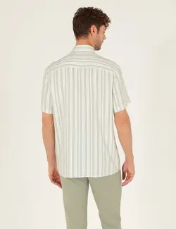 پیراهن آستین کوتاه مردانه یقه برگردان طرحدار با جیب سبز روشن پیرکاردین