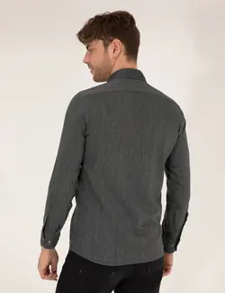 پیراهن آستین بلند مردانه یقه برگردان ساده جذب خاکی پیرکاردین