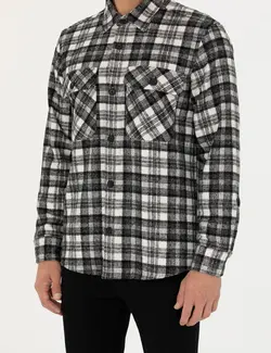 پیراهن آستین بلند مردانه اورسایز یقه برگردان جیبدار سیاه پیرکاردین