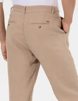 شلوار کتان و پارچه ای مردانه مخروطی ساده جیبدار قهوه ای روشن پیرکاردین