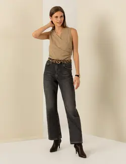 بلوز زنانه یقه هفت بدون آستین نخی شتری پیرکاردین