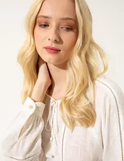 بلوز زنانه کراپ بژ پیرکاردین